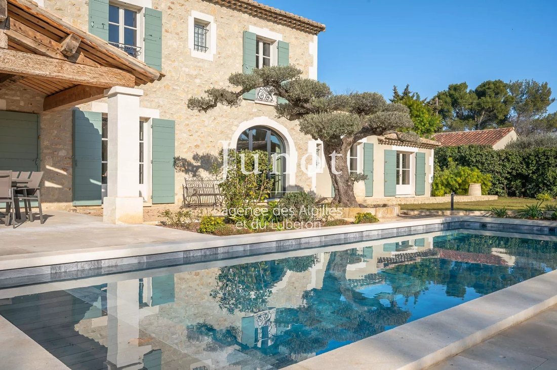 Country House in Saint-Rémy-de-Provence, Provence-Alpes-Côte d'Azur, France 2 - 14899512