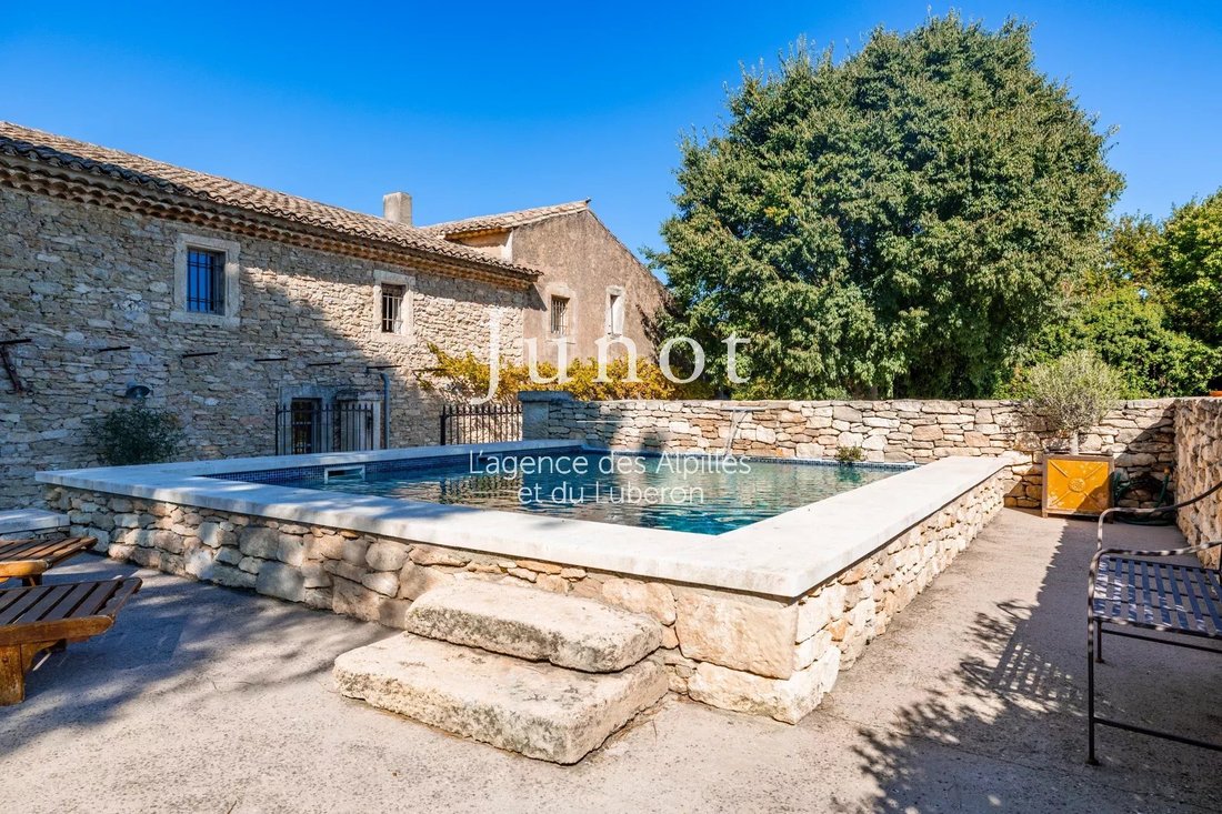 Country House in Ménerbes, Provence-Alpes-Côte d'Azur, France 4 - 13686699