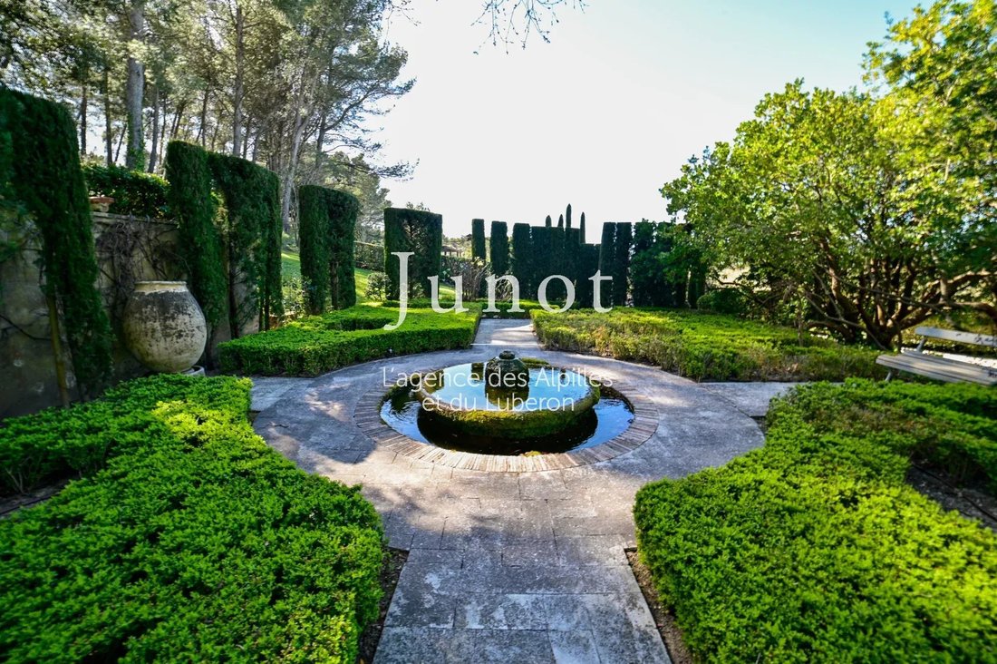 Country House in Saint-Rémy-de-Provence, Provence-Alpes-Côte d'Azur, France 3 - 13686778