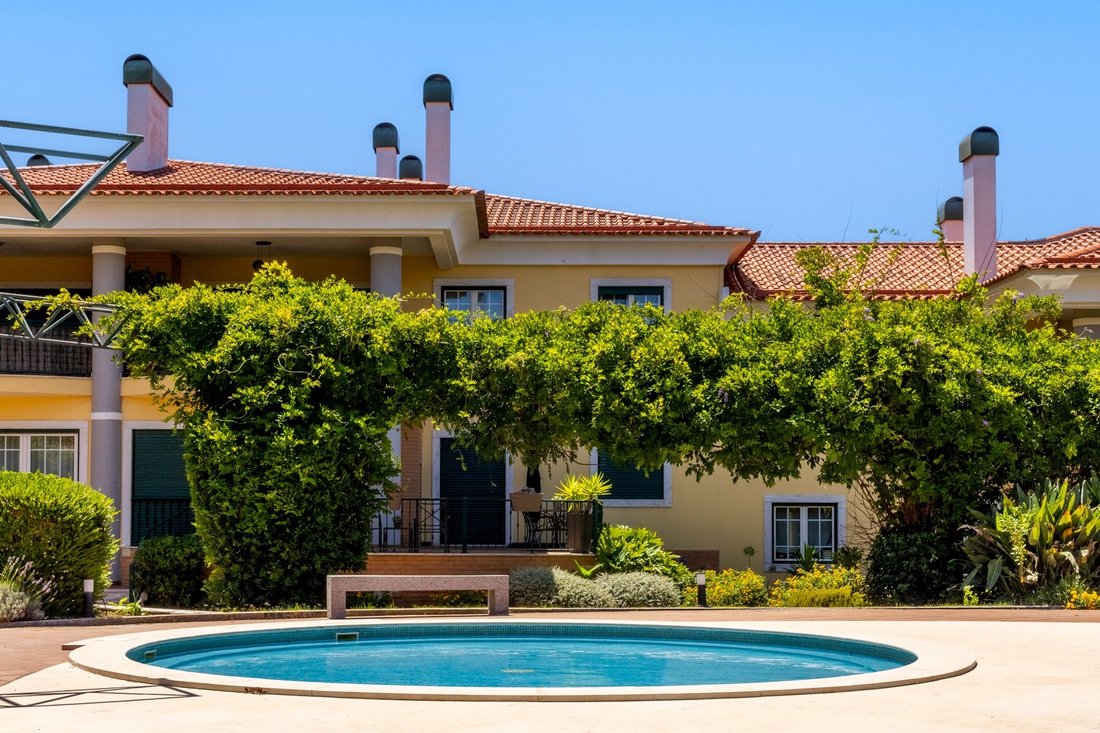 Apartment in Estoril, Cascais e Estoril, Lisbon 1 - 18524291