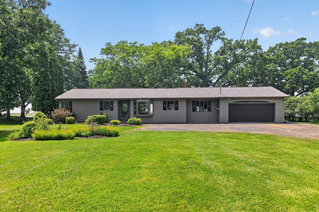 House in Oshkosh, Wisconsin, United States 1 - 18524040