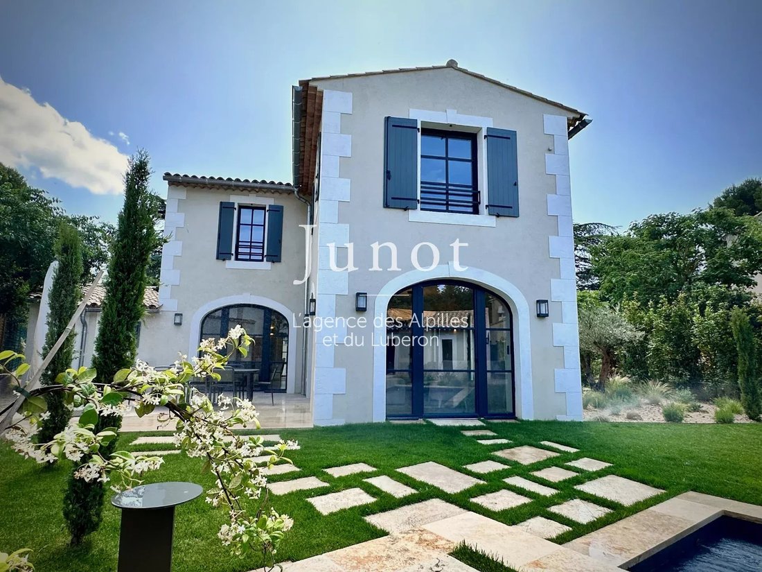 Villa in Eygalières, Provence-Alpes-Côte d'Azur, France 2 - 15936414