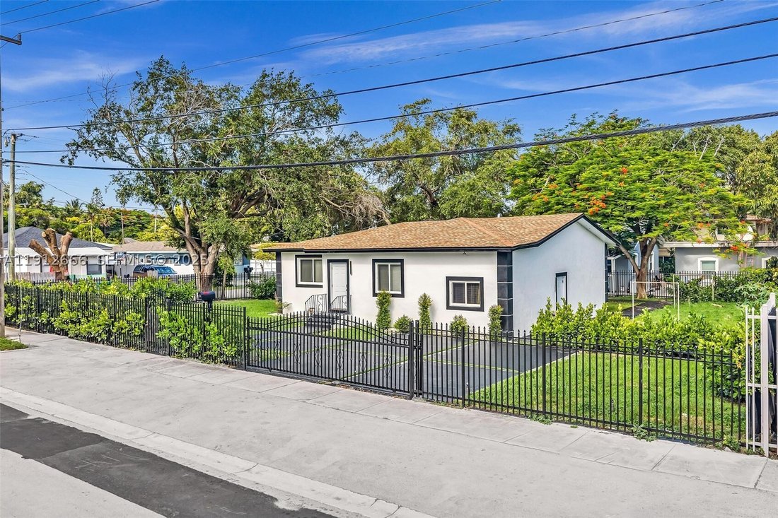 House in Miami, Florida, United States 2 - 16640498