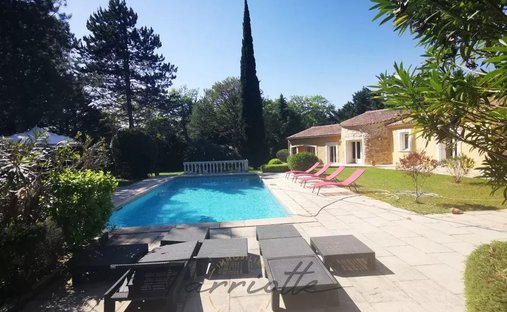 Villa in Allan, Auvergne-Rhône-Alpes, France 1