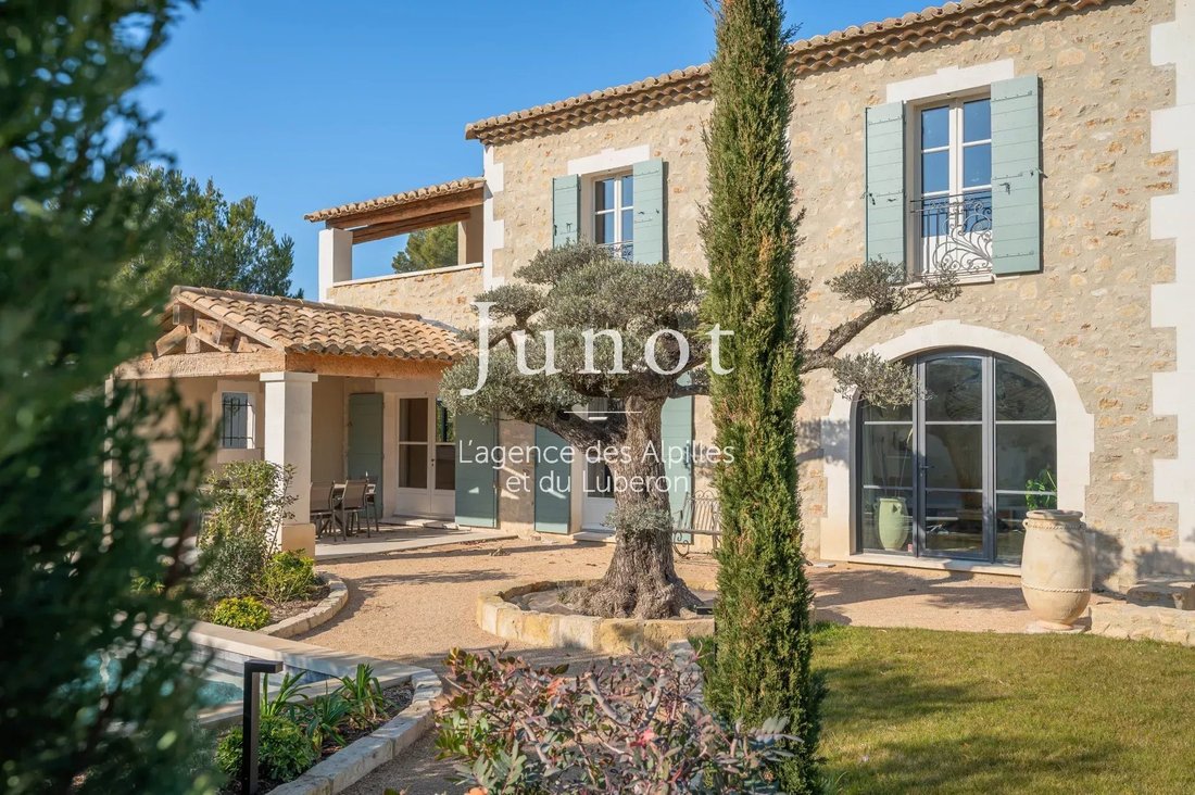 Country House in Saint-Rémy-de-Provence, Provence-Alpes-Côte d'Azur, France 3 - 14899512