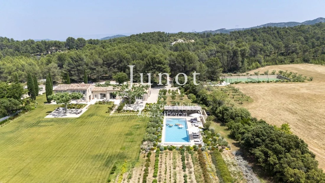 Country House in Eygalières, Provence-Alpes-Côte d'Azur, France 3 - 15797005
