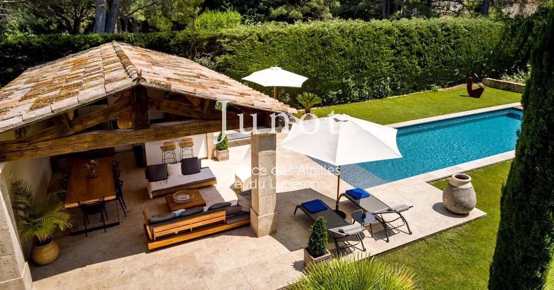 House in Eygalières, Provence-Alpes-Côte d'Azur, France 3 - 13686800