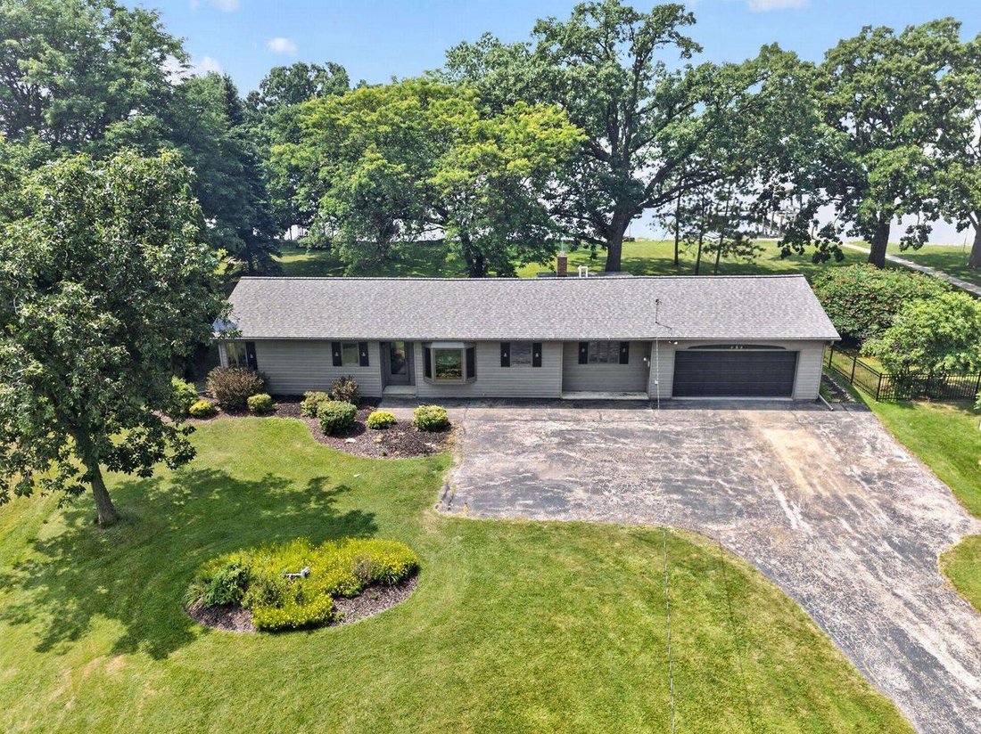 House in Oshkosh, Wisconsin, United States 2 - 18524040