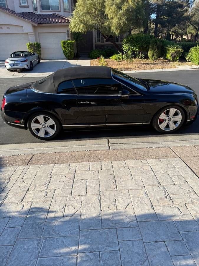 Cabriolet in Glendale, United States 3 - 18524511