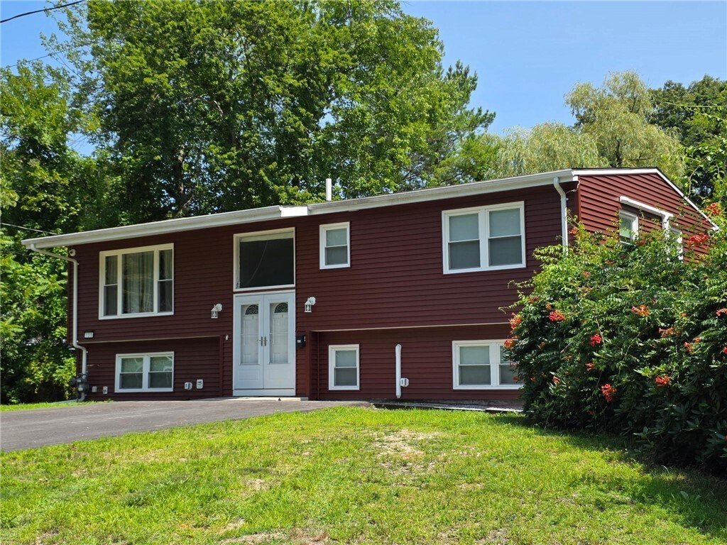 House in Warwick, Rhode Island, United States 1 - 18524072
