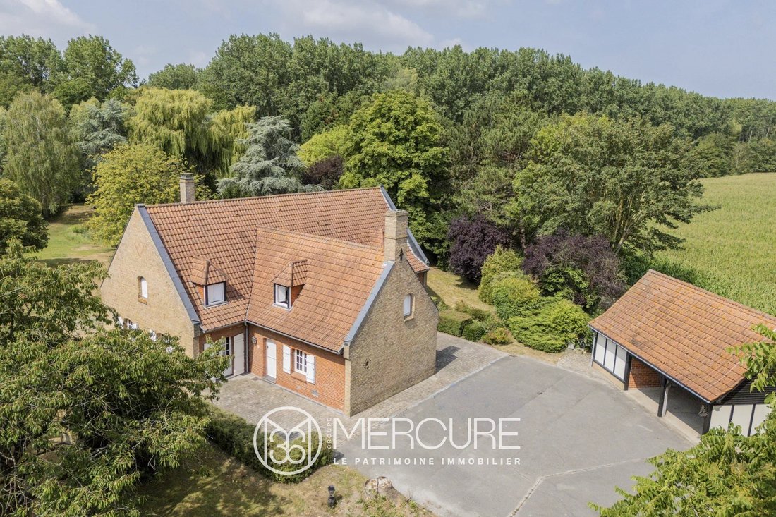 Townhouse in Coudekerque-Village, Teteghem-Coudekerque-Village, France 1 - 18249066