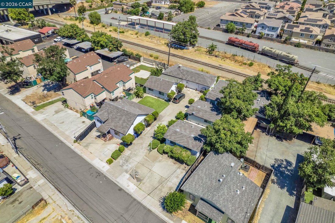Pittsburg, California, United States 3 - 18524568