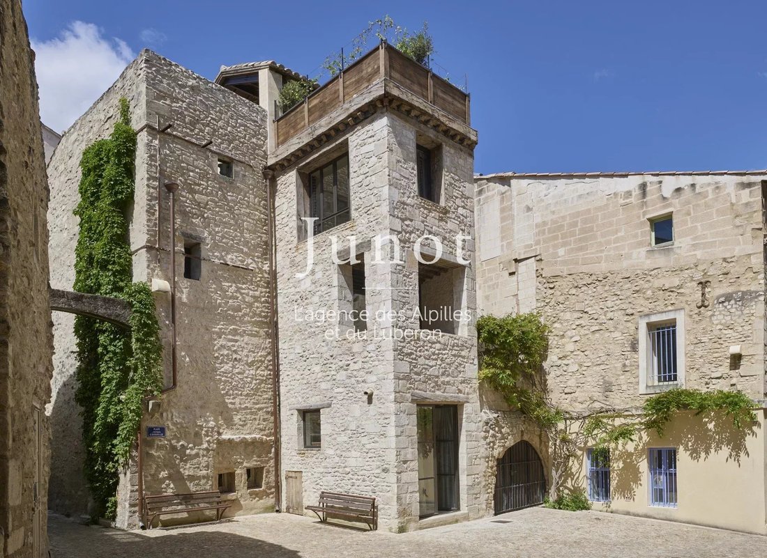 Estate in Saint-Rémy-de-Provence, Provence-Alpes-Côte d'Azur, France 1 - 15149884