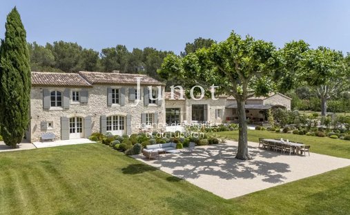 Country House in Eygalières, Provence-Alpes-Côte d'Azur, France 1