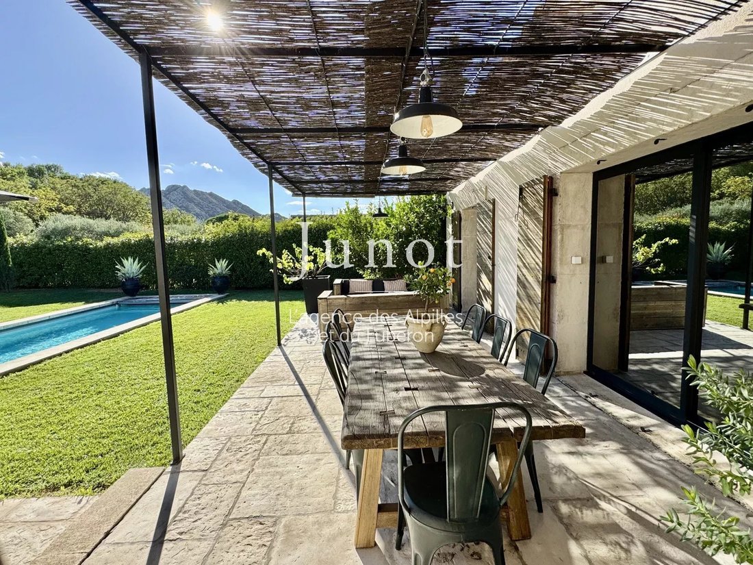 House in Eygalières, Provence-Alpes-Côte d'Azur, France 3 - 13687828
