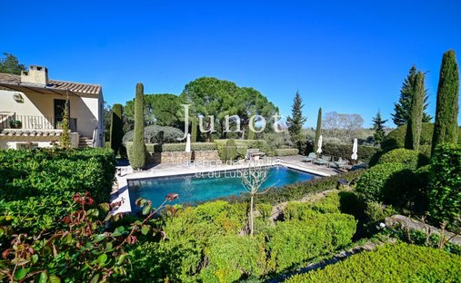 Country House in Saint-Rémy-de-Provence, Provence-Alpes-Côte d'Azur, France 1