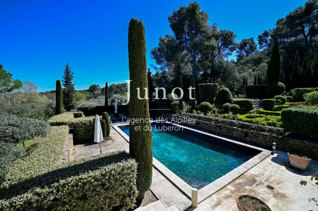 Country House in Saint-Rémy-de-Provence, Provence-Alpes-Côte d'Azur, France 2 - 13686778
