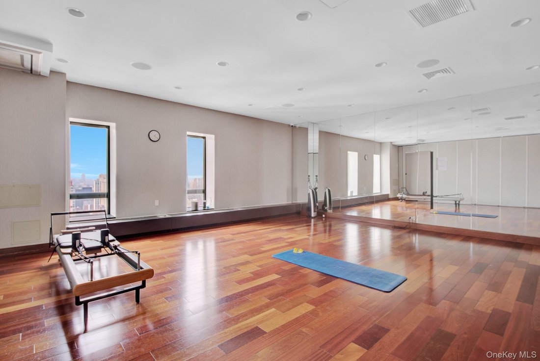 Condo in New York, New York, United States 5 - 18458678