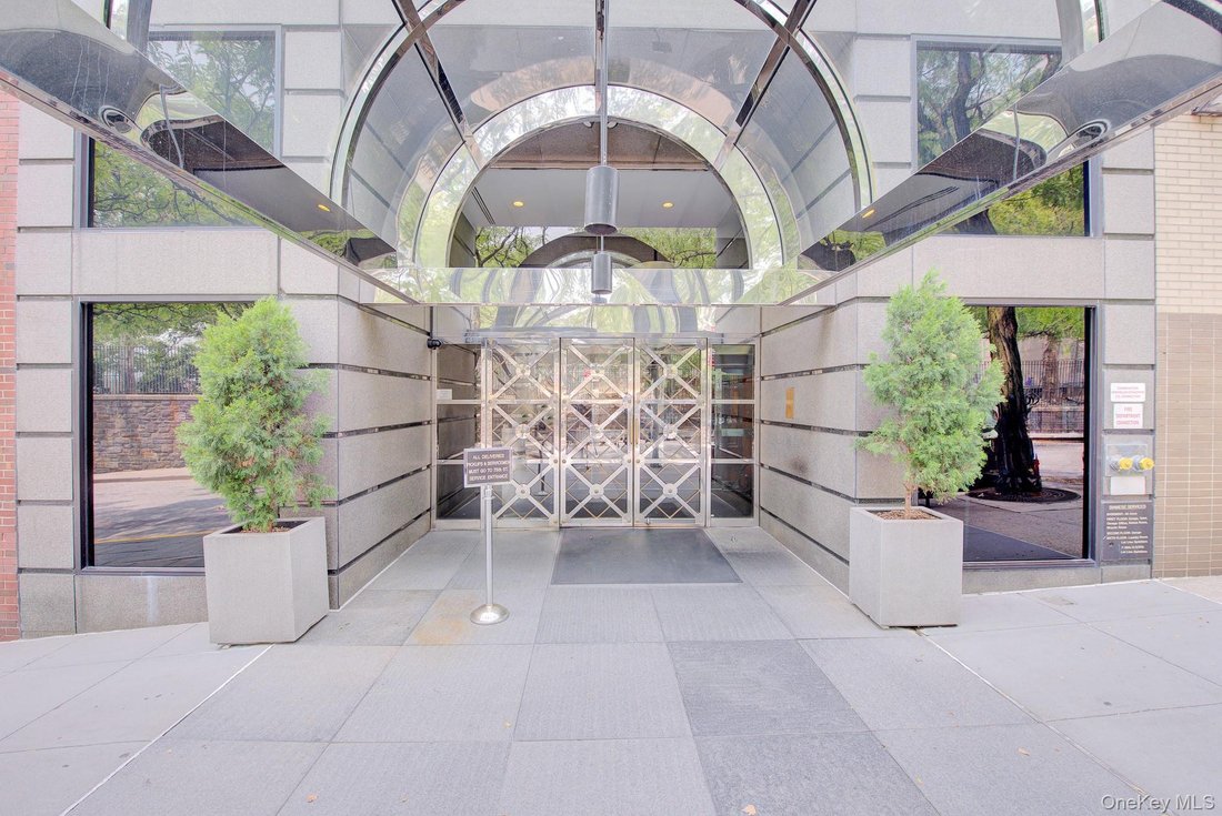 Condo in New York, New York, United States 2 - 18458678