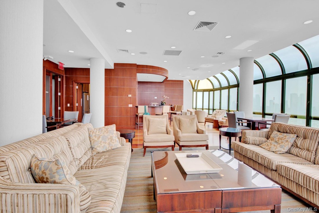 Condo in New York, New York, United States 4 - 18458678