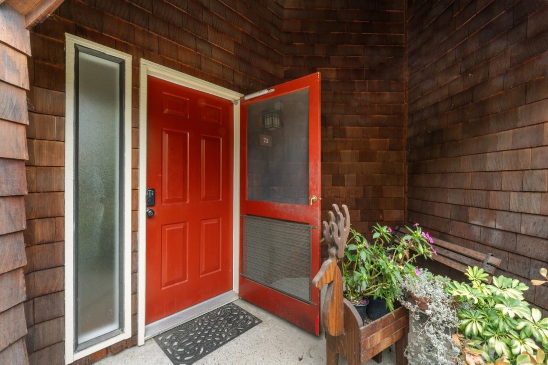 Condo in Stanford, California, United States 2 - 18524562