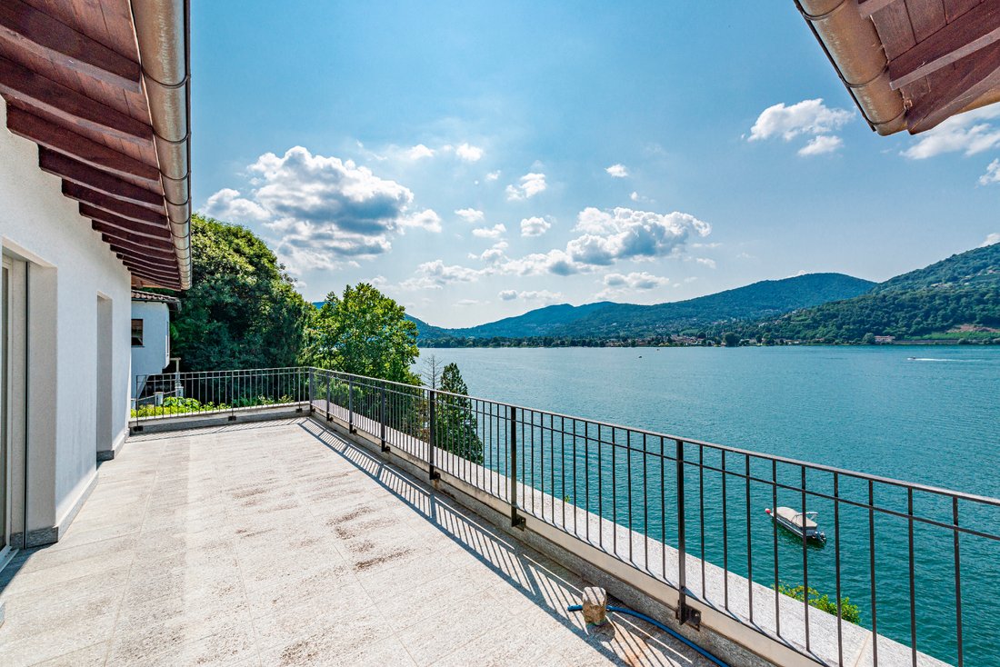Villa in Collina d'Oro, Ticino, Switzerland 2 - 18524397