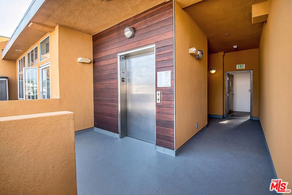 Santa Monica, California, United States 4 - 18524396