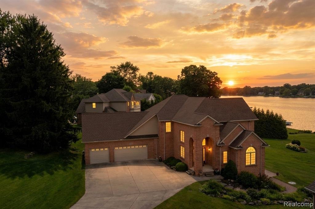 House in Pontiac, Michigan, United States 1 - 18407946