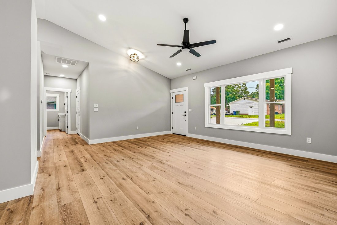 House in Hendersonville, North Carolina, United States 3 - 18524551