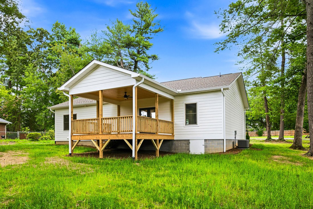 House in Hendersonville, North Carolina, United States 5 - 18524551