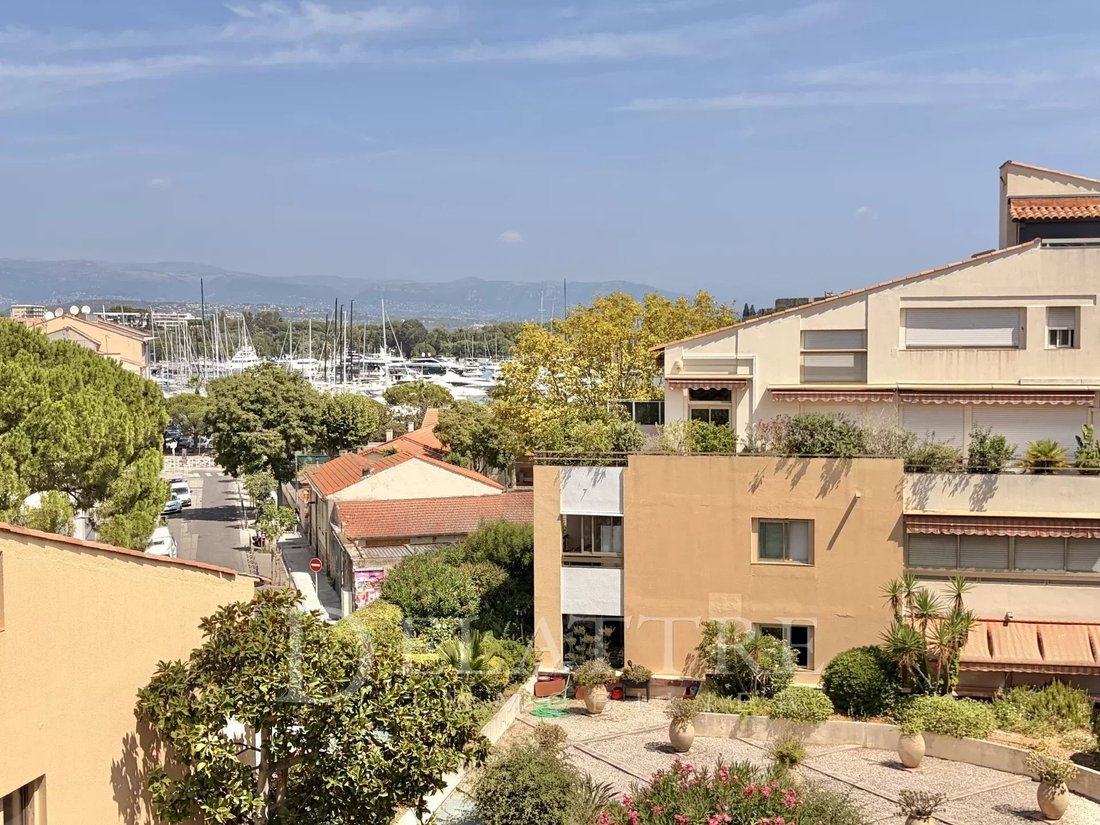 Apartment in Vieille Ville, Antibes, France 2 - 18524376