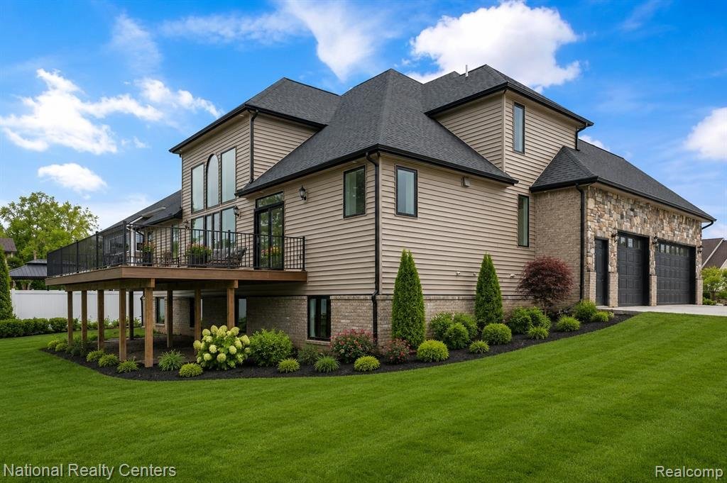 House in Commerce Charter Township, Michigan, United States 2 - 18307546