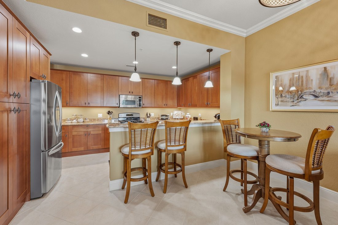 Condo in Naples, Florida, United States 5 - 18524553