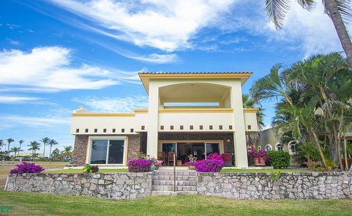 House in Rancho el Perihuete, Sinaloa, Mexico 1