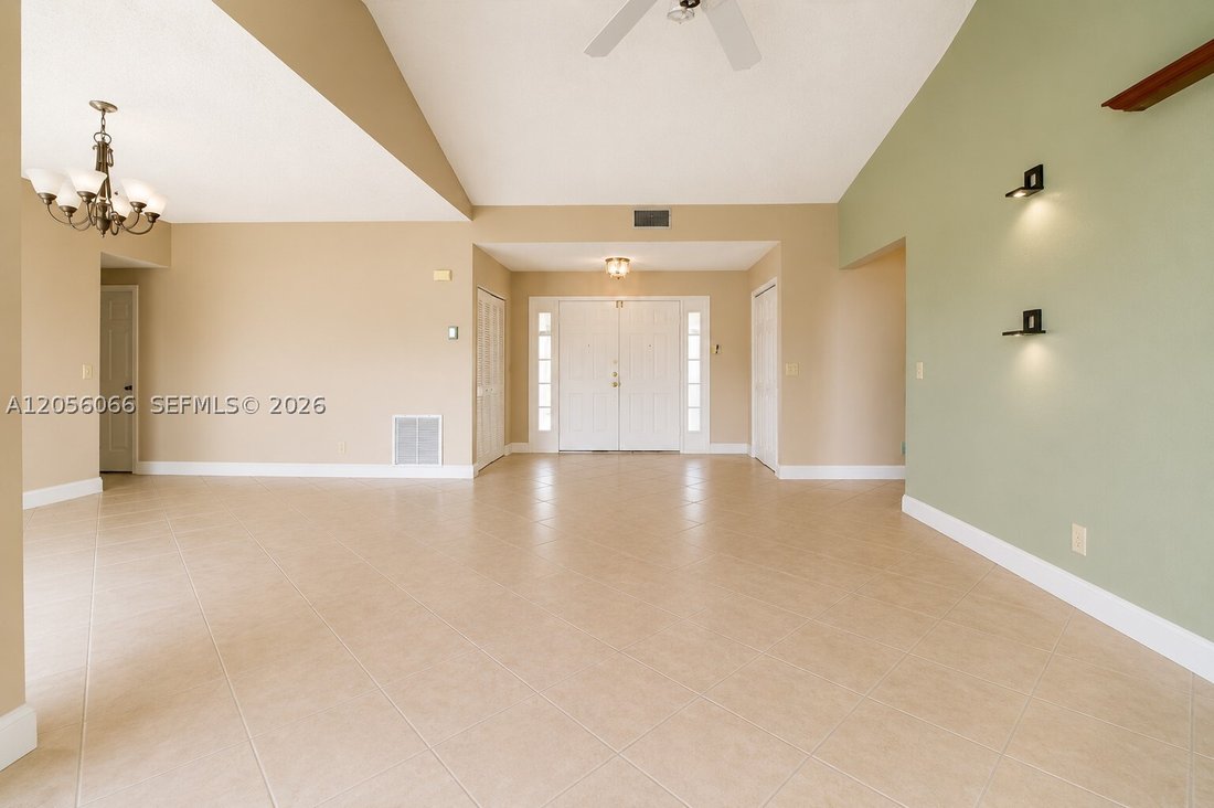House in Davie, Florida, United States 5 - 18524686