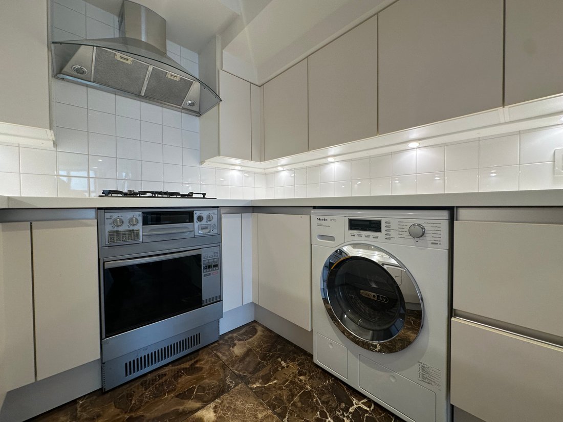 Condo in Minato City, Tokyo, Japan 5 - 18524275