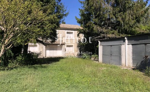 House in Saint-Rémy-de-Provence, Provence-Alpes-Côte d'Azur, France 1