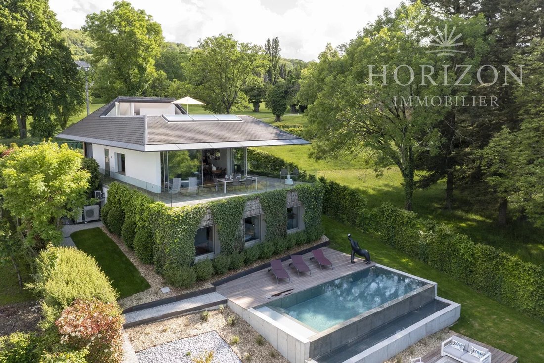 Villa in Evian-les-Bains, Auvergne-Rhône-Alpes, France 1 - 15468901