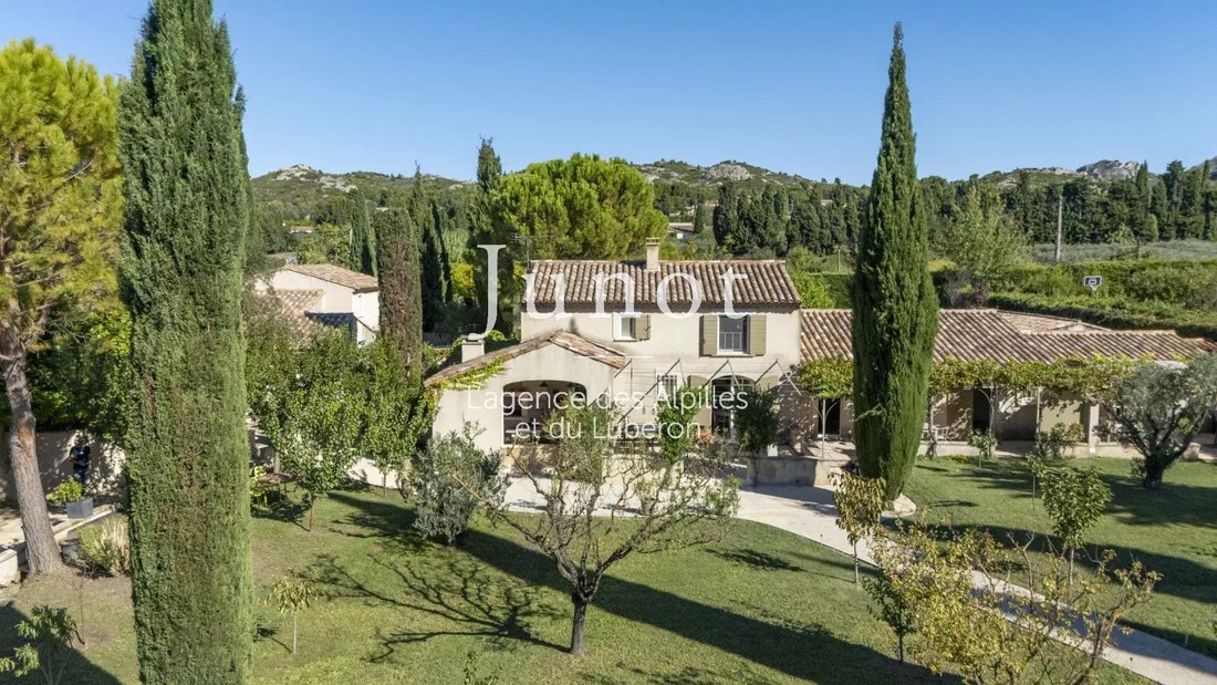 Country House in Maussane-les-Alpilles, Provence-Alpes-Côte d'Azur, France 2 - 16658007