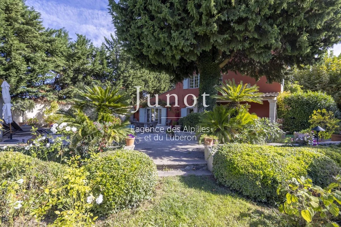 Country House in Saint-Rémy-de-Provence, Provence-Alpes-Côte d'Azur, France 3 - 16333245