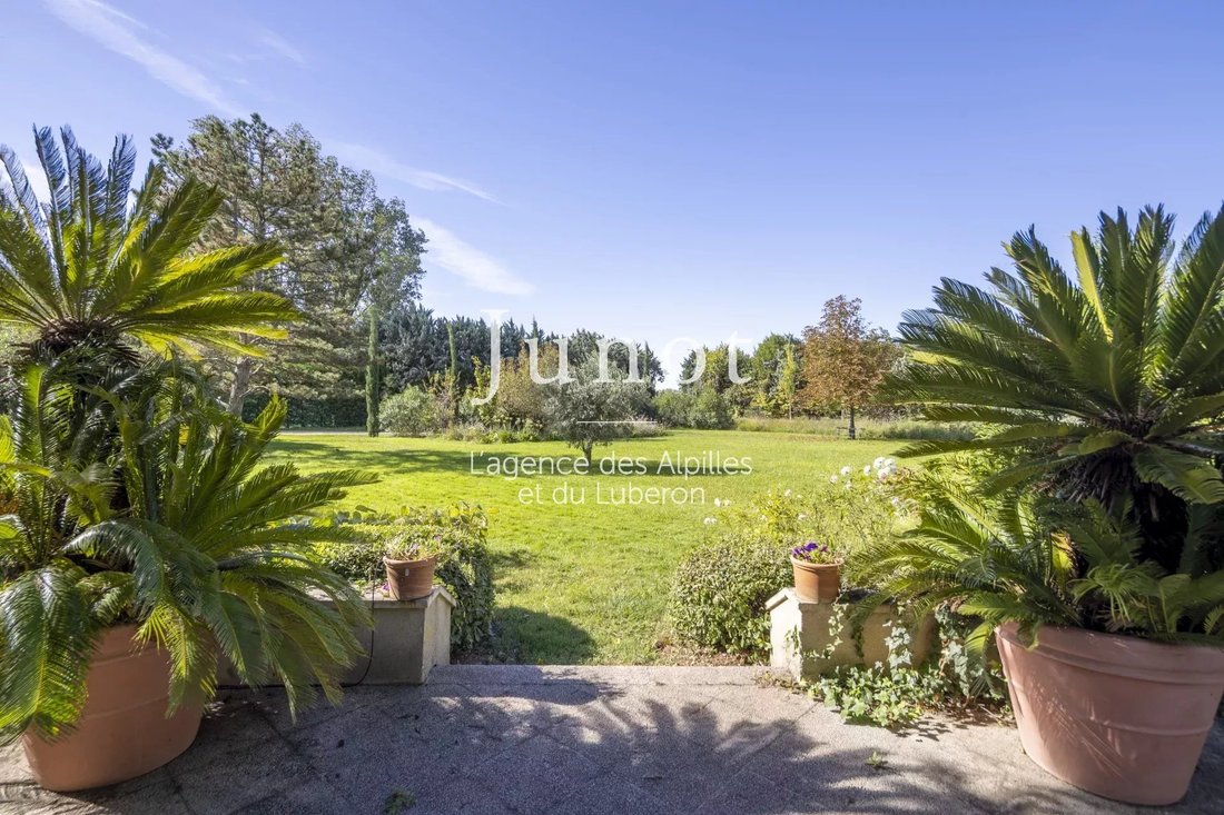 Country House in Saint-Rémy-de-Provence, Provence-Alpes-Côte d'Azur, France 4 - 16333245
