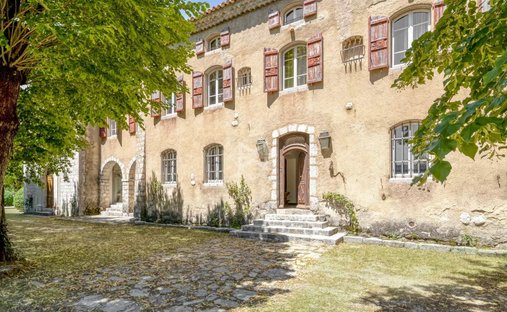 Castle in Andon, Provence-Alpes-Côte d'Azur, France 1