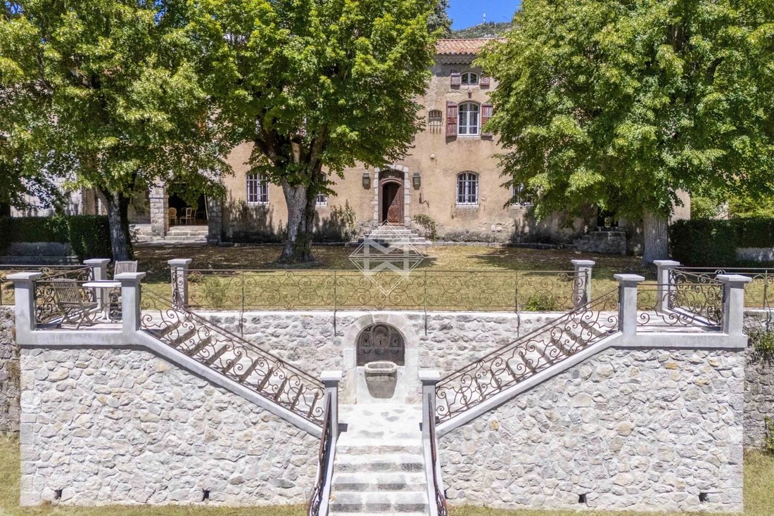 Castle in Andon, Provence-Alpes-Côte d'Azur, France 4 - 15791872