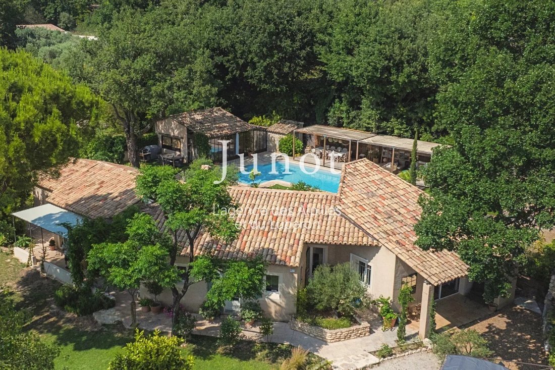 House in Robion, Provence-Alpes-Côte d'Azur, France 1 - 18506942