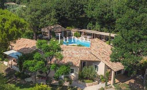House in Robion, Provence-Alpes-Côte d'Azur, France 1