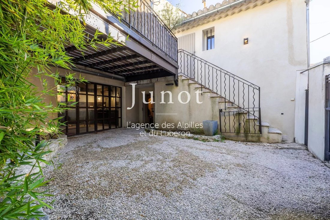 Maison à Robion, Provence-Alpes-Côte d'Azur, France 2 - 18506951