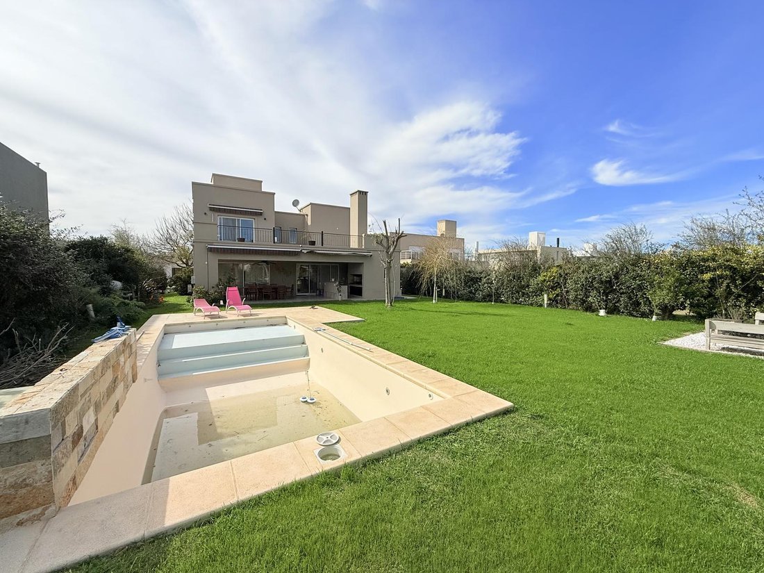 House in Funes, Santa Fe Province, Argentina 1 - 18524904