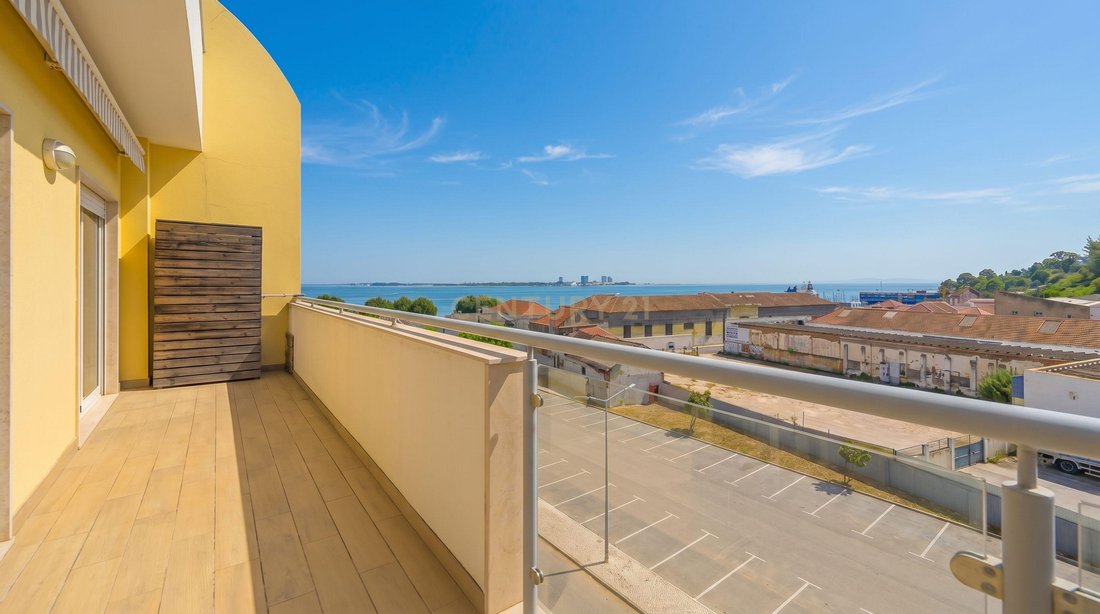 Apartment in Setubal, Setubal, Portugal 3 - 17817636