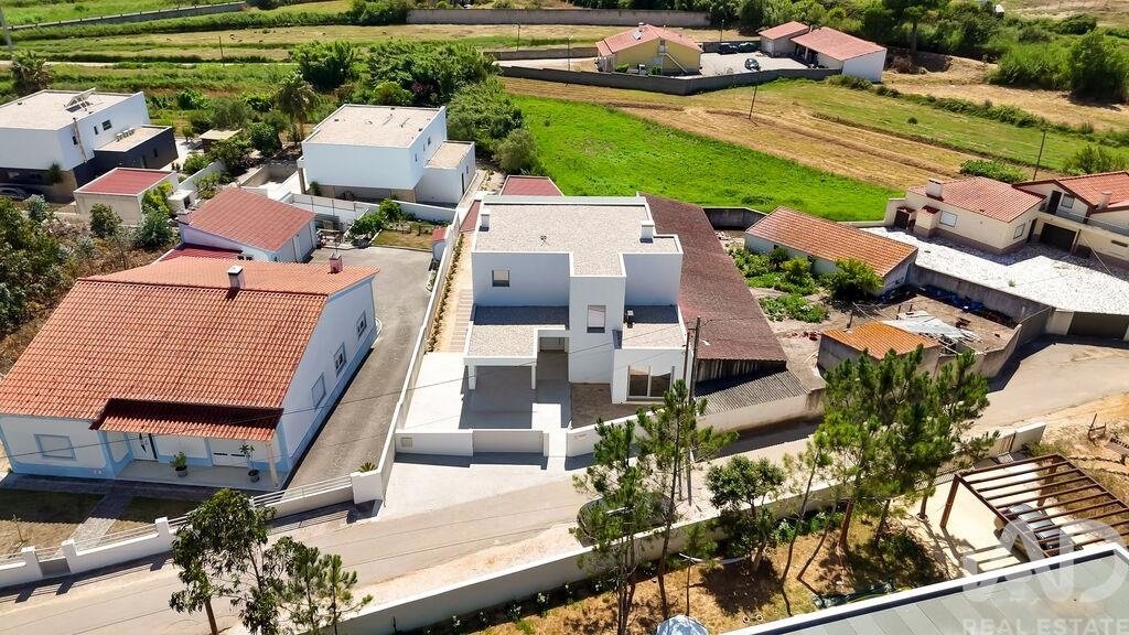Townhouse in Sao Martinho do Porto, Leiria District, Portugal 1 - 18524879