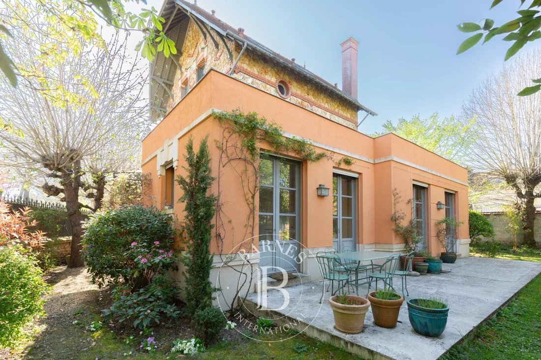 House in Saint-Germain-en-Laye, Ile-de-France, France 1 - 15431205